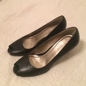 Black peep toe pumps