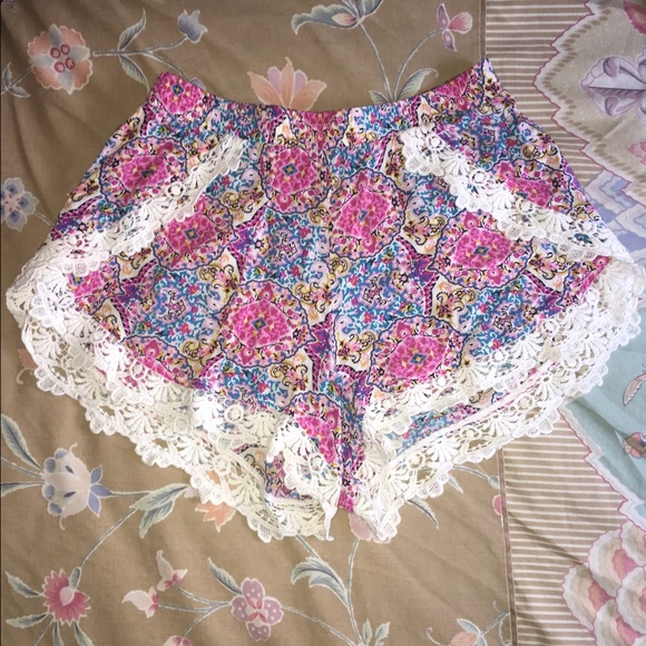 Pink tulip shorts for @sofiap19