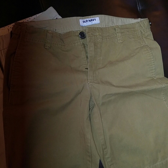 Shorts - Picture 2 of 4