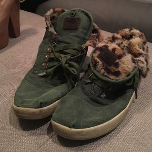Toms olive green fold down shoes