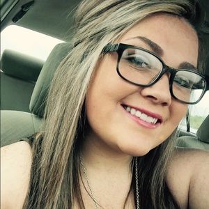 Meet your Posher, Laurie