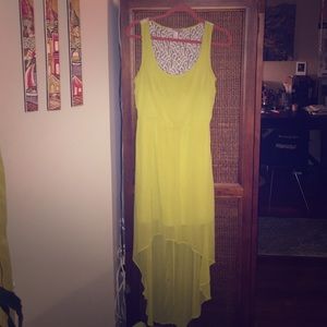 Yellow summer dress with lace back