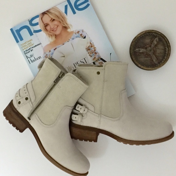 Leather Suede Zipper Closure Short Boot In Biege