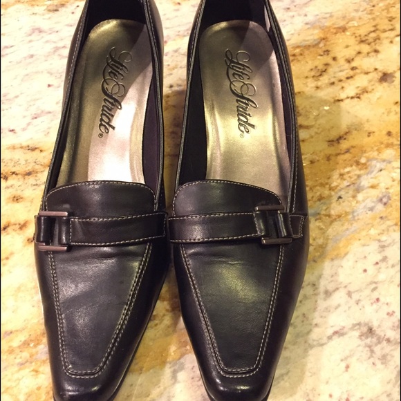 Shoes - Picture 2 of 8