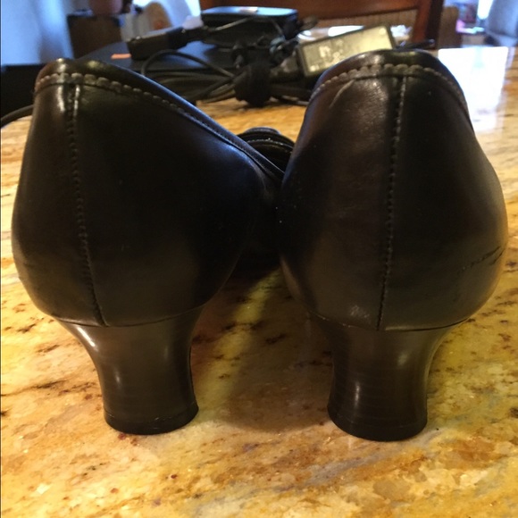 Shoes - Picture 3 of 8