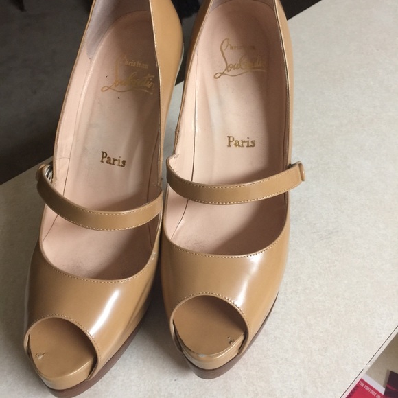 Nude Louboutins Size 9 (39) - Picture 3 of 4