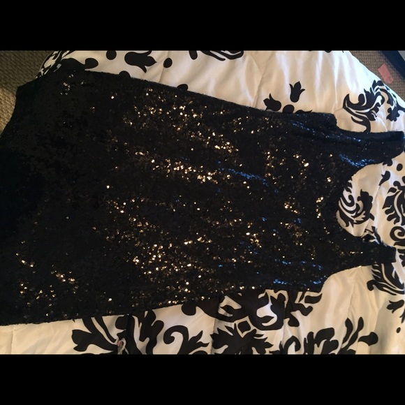 Dress - Picture 1 of 2