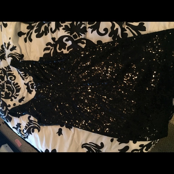 Dress - Picture 2 of 2