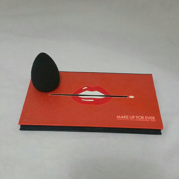 Make Up For Ever 15 Artist Eyeshadow Palette - Picture 2 of 3