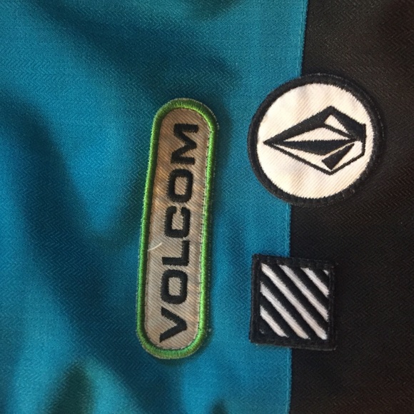 NEW! Volcom Snowboarding jacket. Sell or trade. - Picture 3 of 4