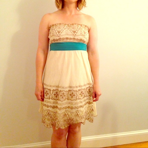 Flying Tomato lace dress