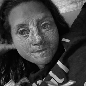 Meet your Posher, Mia