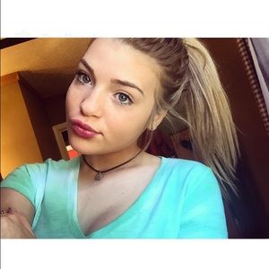 Meet your Posher, Camryn