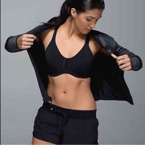 Lululemon 36C Black/White Stripe "Boob Wired" Bra