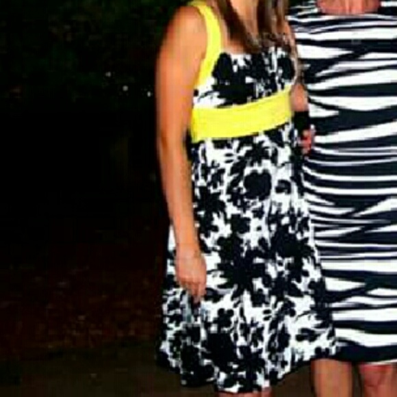 Black and white floral sundress - Picture 2 of 4