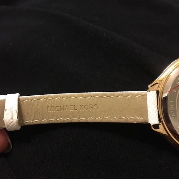 Michael Kors watch - Picture 4 of 4