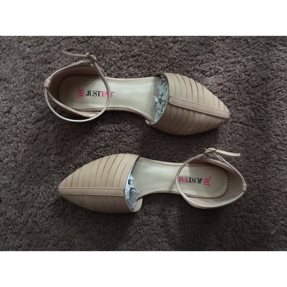 Nude flats