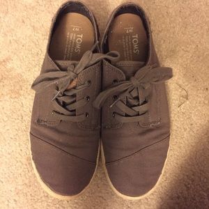 Toms sneakers