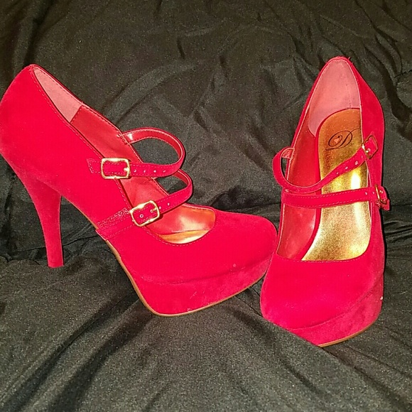 Heels - Picture 2 of 2