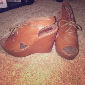 Brown/Camel wedge heels