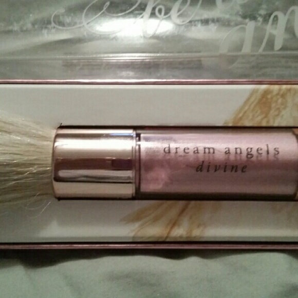 Victoria Secret shimmering body powder