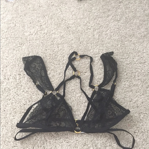 SEXY CUT OUT  Bralett - Picture 3 of 3