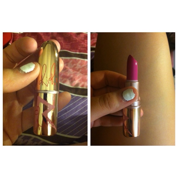 Riri Hearts Mac Lipstick in Pink Fusion