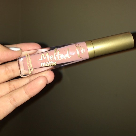 too faced tan/light pink matte lipgloss