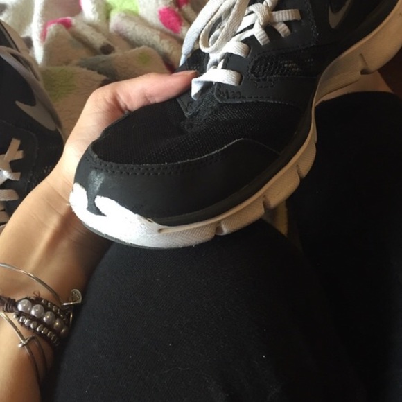 Black Nike Shoes