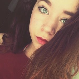 Meet your Posher, Corina