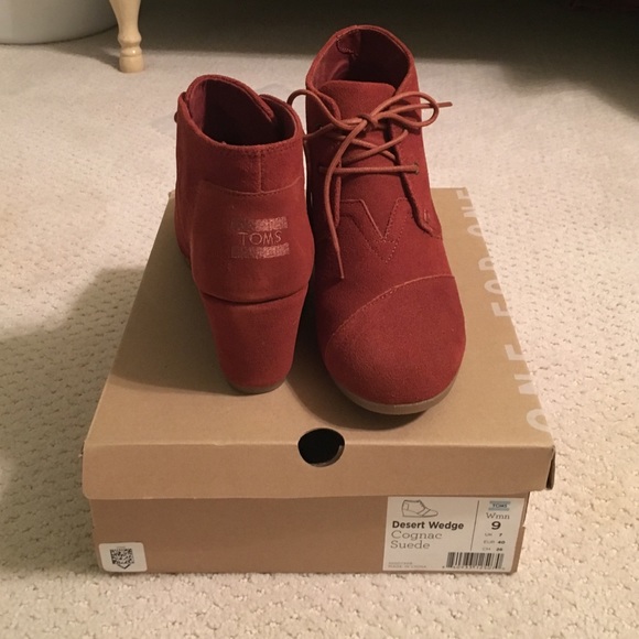 Brand new Toms cognac wedge booties size 9