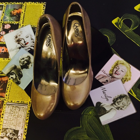 Carlos Santana Pumps