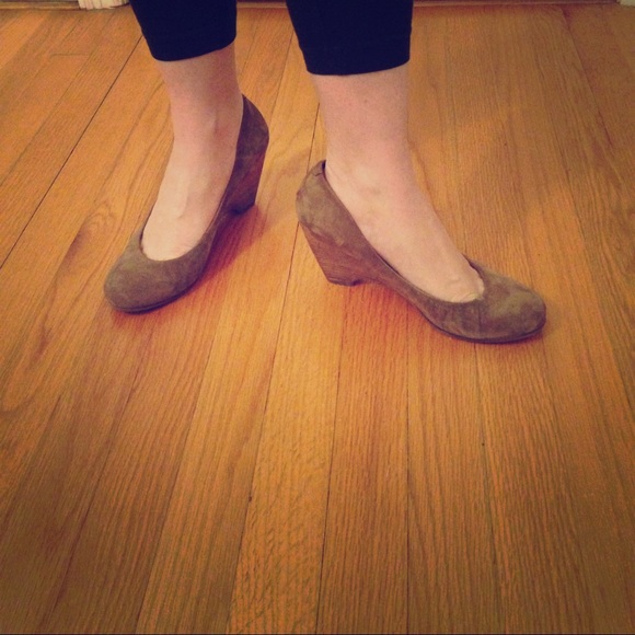 Jessica Simpson suede wedge shoes