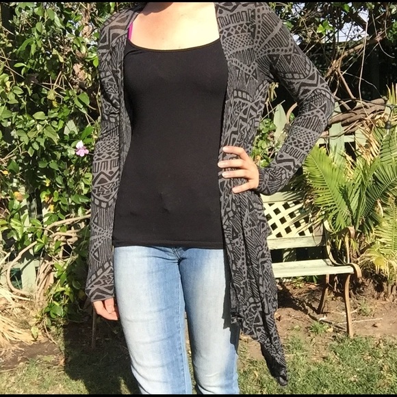 Rue21 Sweaters - Lightweight printed cardigan