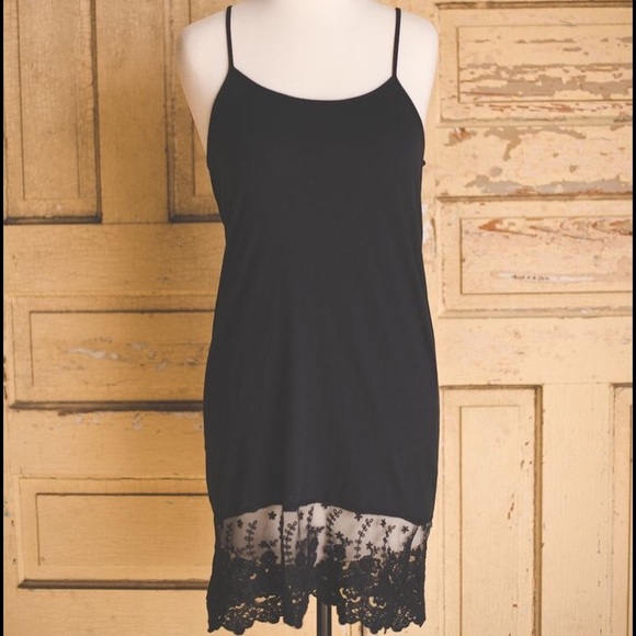 🚨sold🚨Black slip extender