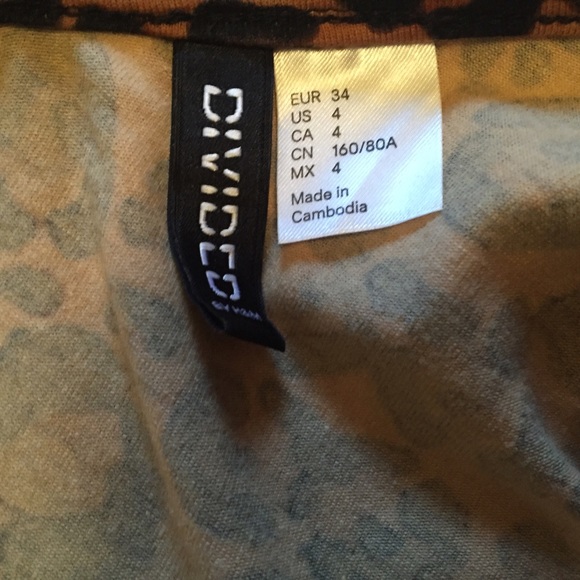 🐯H&M Bodycon🐯 - Picture 4 of 4