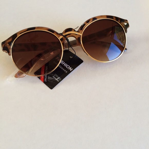 🚫 sold in bundle - Leopard Round Retro Sunnies - Picture 3 of 3