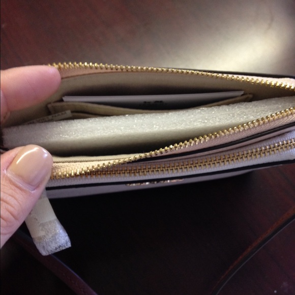 NWT Coach Color Block Saffiano Double Zip Wristlet - Picture 2 of 4