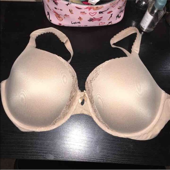 38DDD Victoria's Secret bra