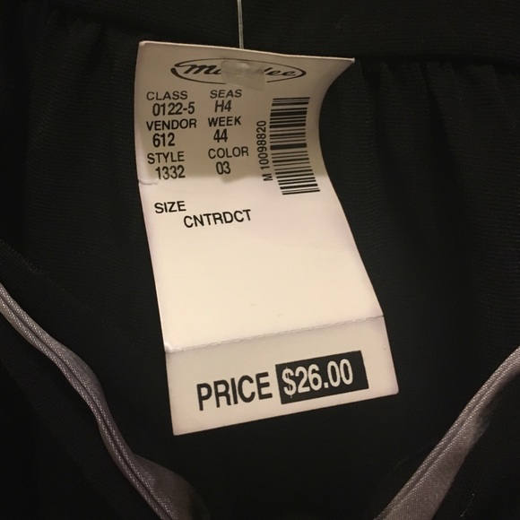 Black tank top - Picture 4 of 4