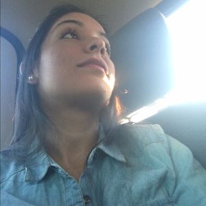 Meet your Posher, Deisy