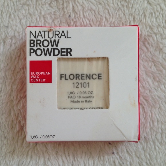 Soft brow powder duo EWC used once