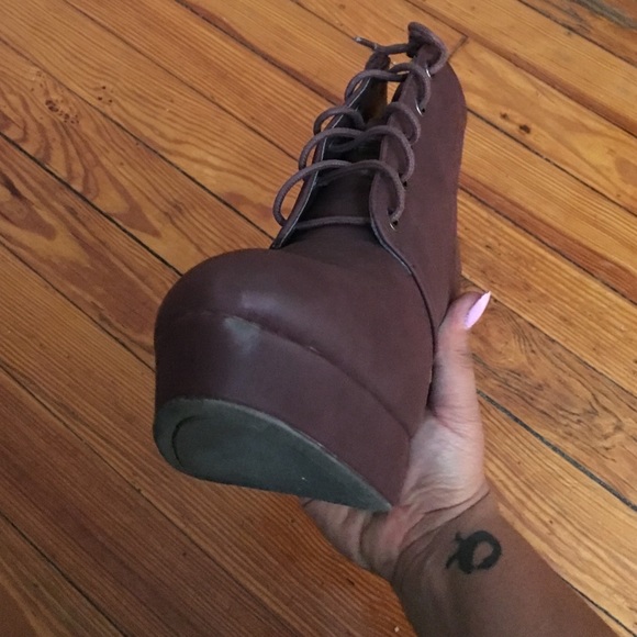 Additional photos Burgundy Boots