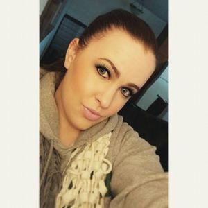 Meet your Posher, Destinie