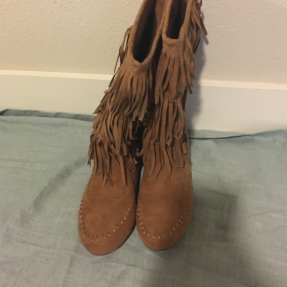 FINAL MARK DOWN! Light Brown Fringe Boots - Picture 3 of 4