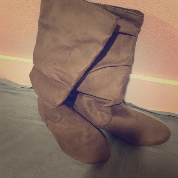 Suede Boots! - Picture 1 of 3