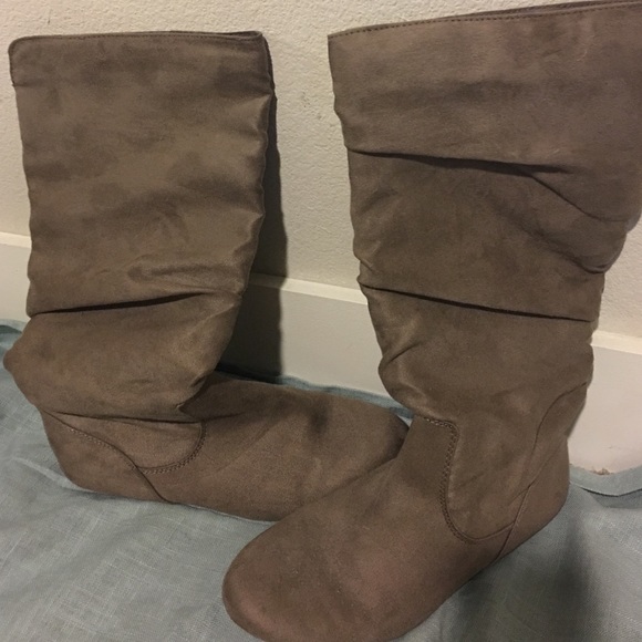 Suede Boots! - Picture 2 of 3