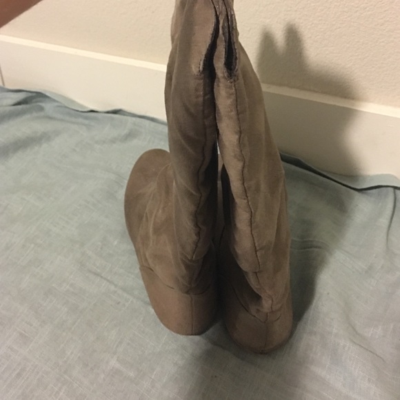 Suede Boots! - Picture 3 of 3