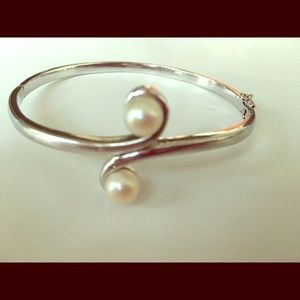Sterling silver and pearl bracelet