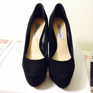 Steve Madden black suede heels